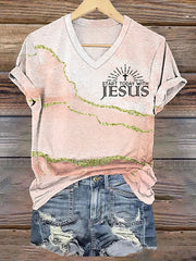 Camiseta informal con cuello en V y estampado artístico de fe con la cruz cristiana "Comienza hoy con Jesús" para mujer