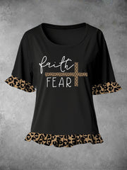 Camiseta informal estampada "Fe sobre el miedo" para mujer